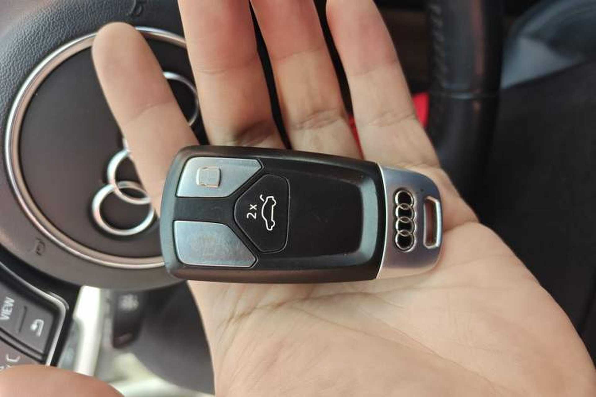 Used Audi A4L 2019 40 TFSI Fashion Edition China VI Emission Standard Vehicle Key