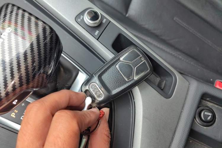 Used Audi A4L 2019 40 TFSI Ambition China VI Vehicle Key