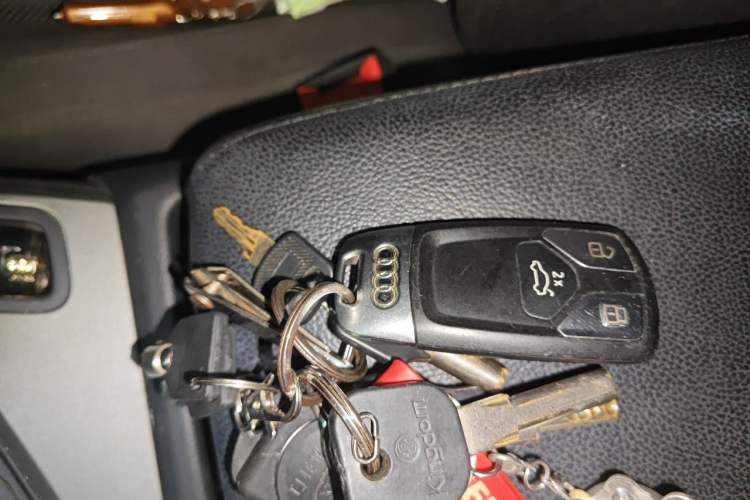 Used Audi A4L 2019 40 TFSI Ambition China VI Vehicle Key