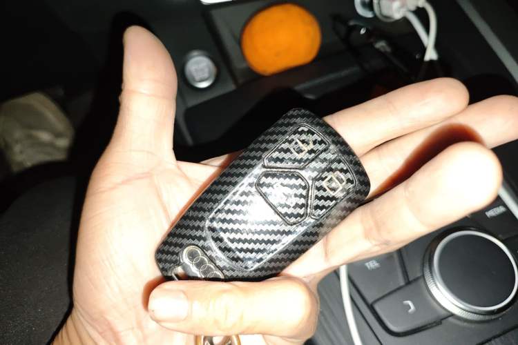 Used Audi A4L 2019 40 TFSI Ambition China VI Vehicle Key