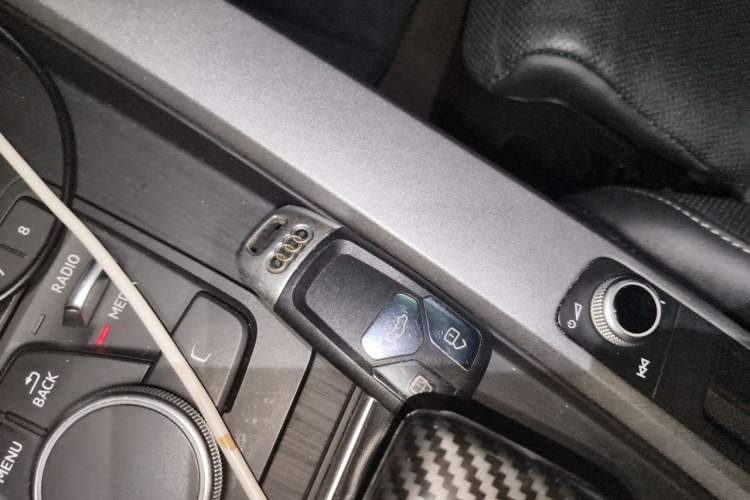 Used Audi A4L 2019 40 TFSI Ambition Version China V Vehicle Key