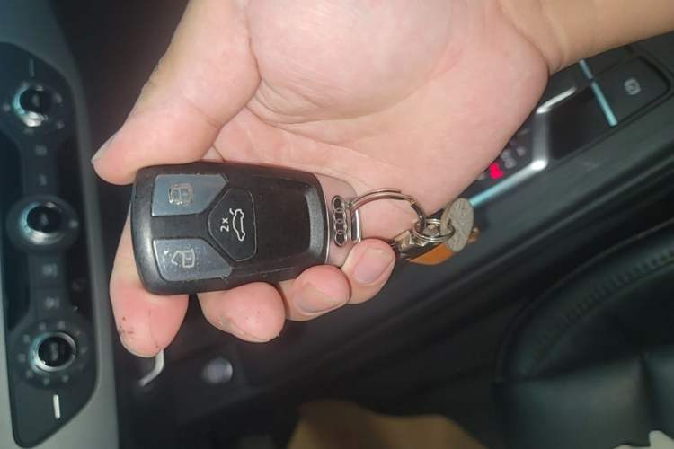 Used Audi A4L 2019 40 TFSI Ambition China VI Vehicle Key