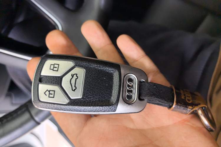 Used Audi A4L 2019 40 TFSI Fashion Version China V Vehicle Key