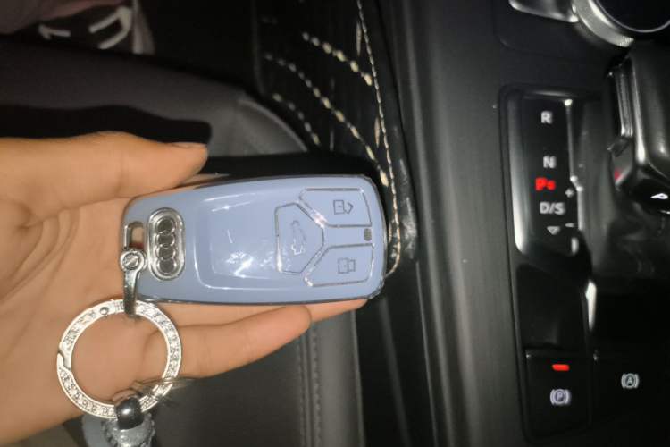 Used Audi A4L 2019 40 TFSI Fashion Edition China VI Emission Standard Vehicle Key