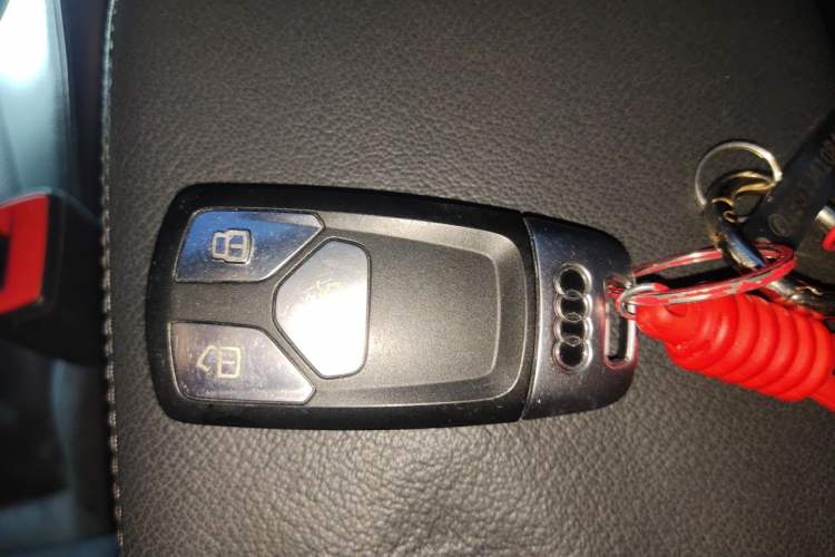 Used Audi A4L 2019 40 TFSI Fashion Edition China VI Emission Standard Vehicle Key