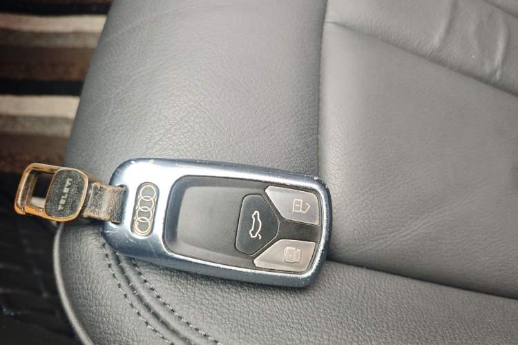 Used Audi A4L 2019 40 TFSI Fashion Edition China VI Emission Standard Vehicle Key