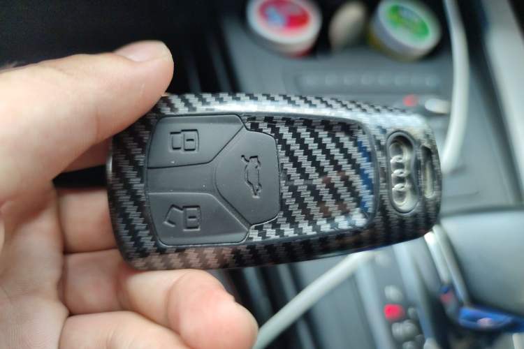 Used Audi A4L 2019 40 TFSI Ambition China VI Vehicle Key