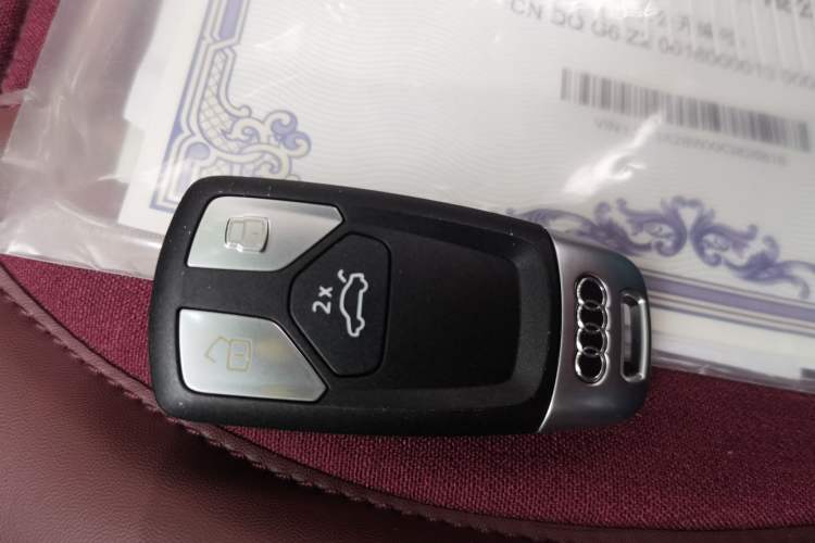 Used Audi A4L 2019 40 TFSI Fashion Edition China VI Emission Standard Vehicle Key