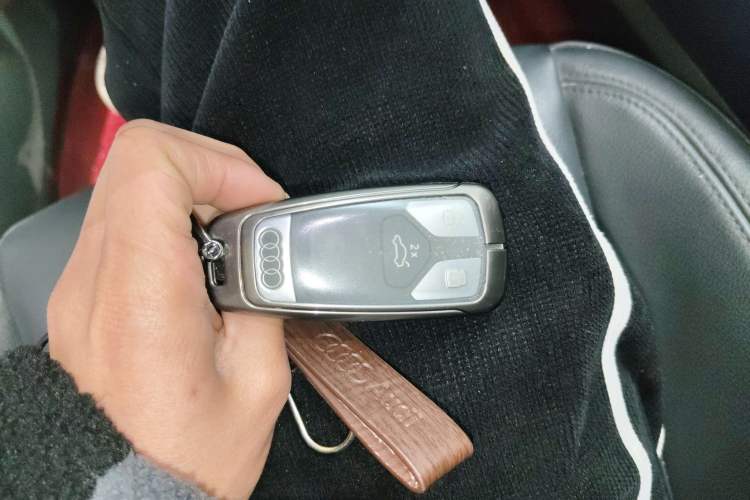 Used Audi A4L 2019 40 TFSI Fashion Version China V Vehicle Key