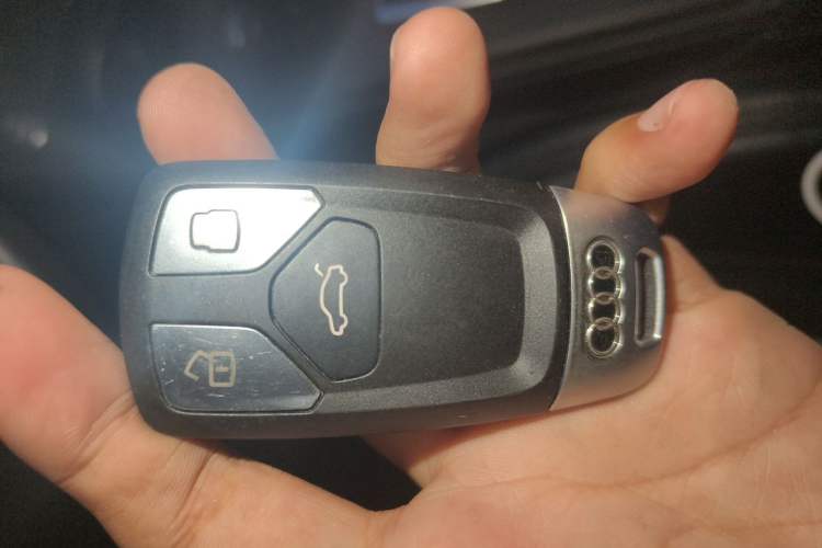 Used Audi A4L 2019 40 TFSI Ambition Version China V Vehicle Key