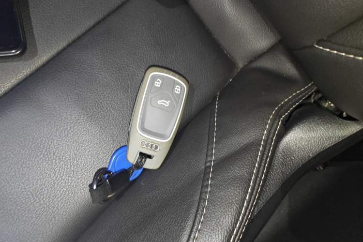 Used Audi A4L 2019 40 TFSI Ambition Version China V Vehicle Key