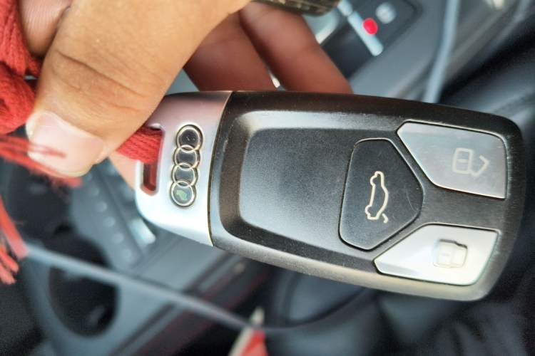 Used Audi A4L 2019 40 TFSI Ambition Version China V Vehicle Key