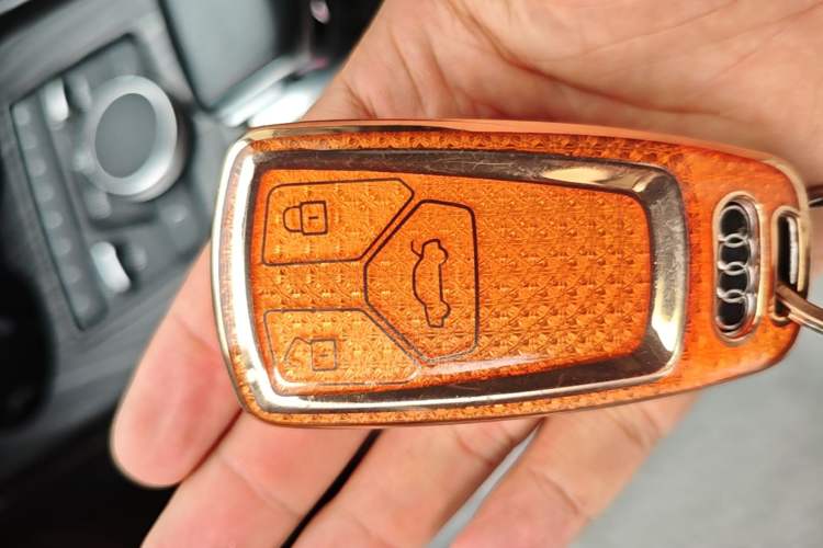 Used Audi A4L 2019 40 TFSI Ambition China VI Vehicle Key