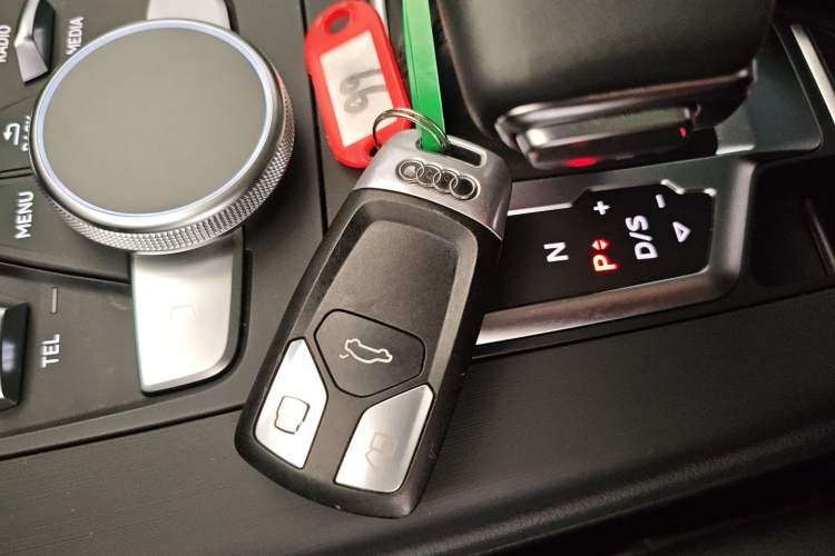 Used Audi A4L 2019 40 TFSI Fashion Version China V Vehicle Key