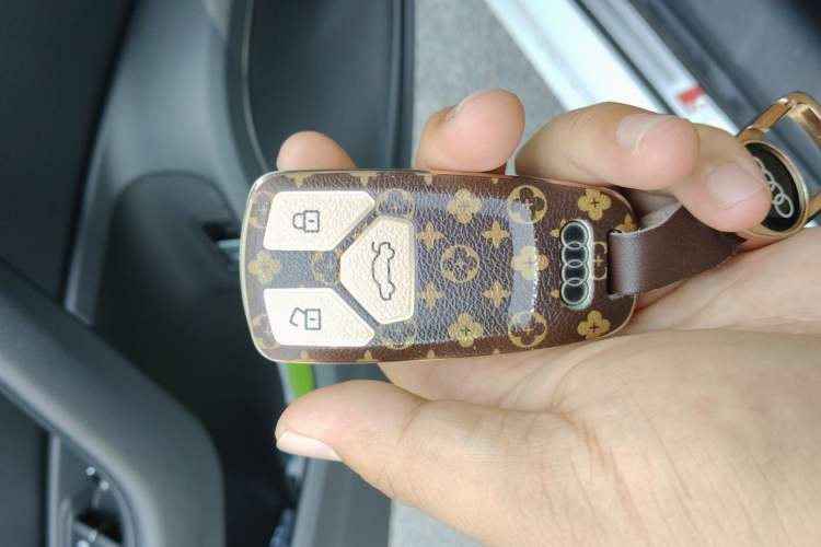 Used Audi A4L 2019 40 TFSI Fashion Version China V Vehicle Key