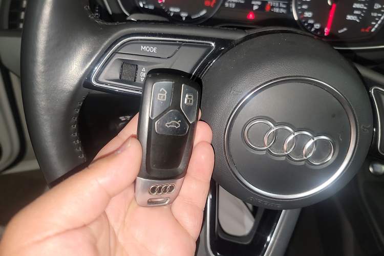 Used Audi A4L 2019 40 TFSI Ambition Version China V Vehicle Key