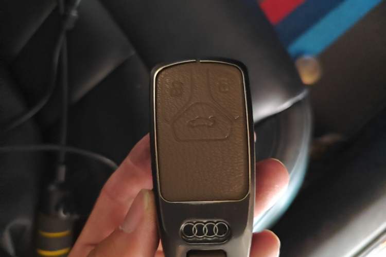 Used Audi A4L 2019 40 TFSI Fashion Edition China VI Emission Standard Vehicle Key