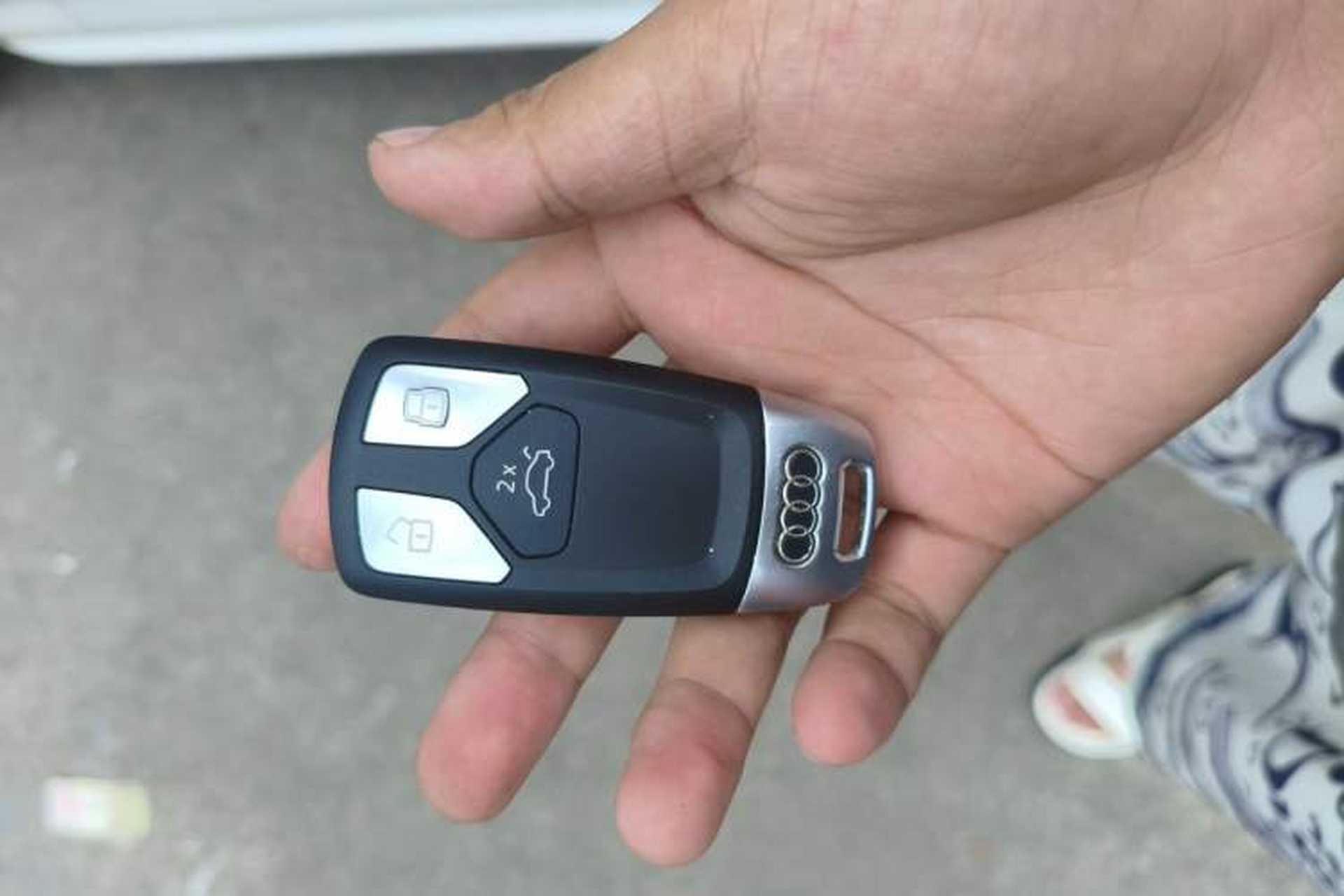Used Audi A4L 2019 40 TFSI Fashion Edition China VI Emission Standard Vehicle Key