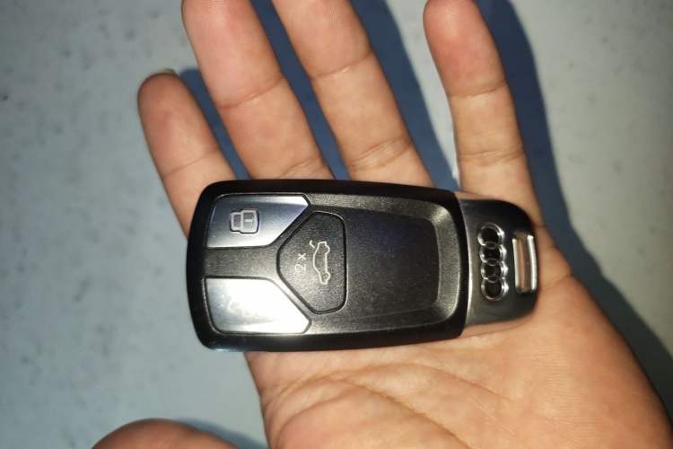 Used Audi A4L 2019 40 TFSI Fashion Edition China VI Emission Standard Vehicle Key