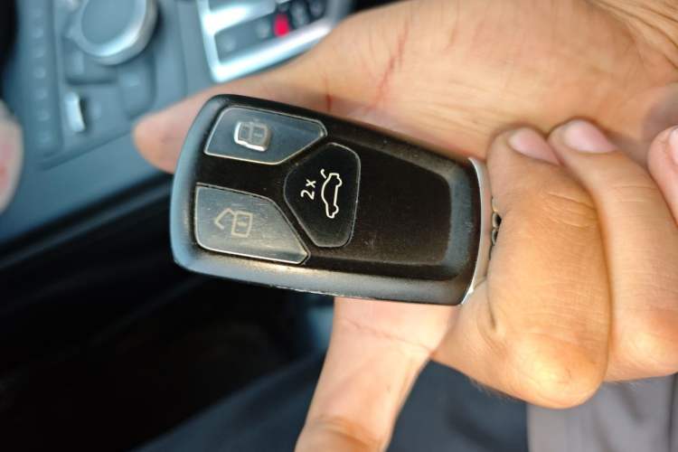 Used Audi A4L 2019 40 TFSI Ambition Version China V Vehicle Key
