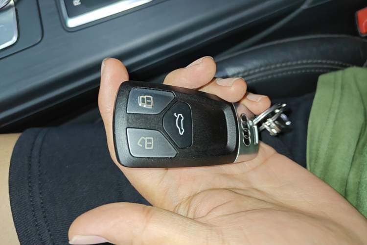 Used Audi A4L 2019 40 TFSI Fashion Version China V Vehicle Key