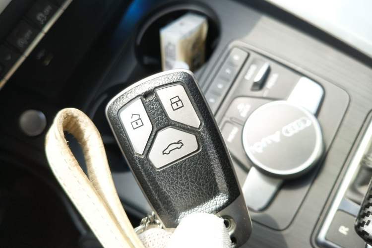 Used Audi A4L 2019 40 TFSI Fashion Version China V Vehicle Key