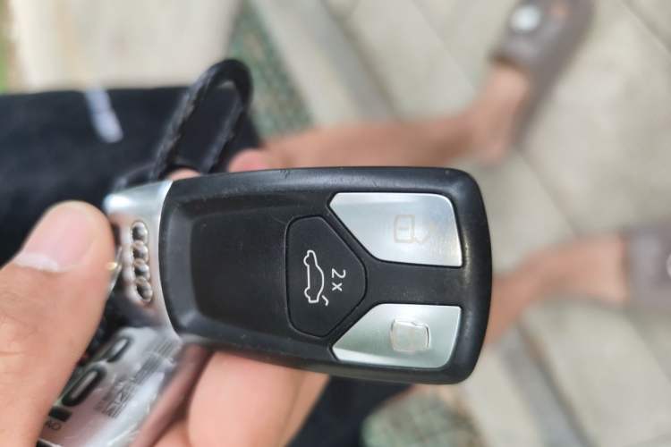 Used Audi A4L 2019 40 TFSI Fashion Version China V Vehicle Key