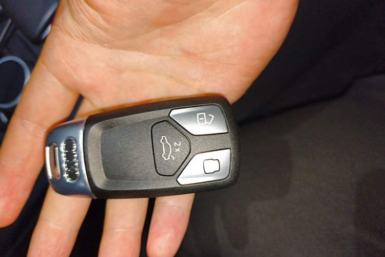 Used Audi A4L 2019 40 TFSI Fashion Edition China VI Emission Standard Vehicle Key