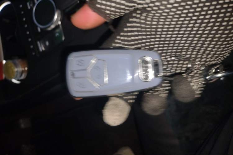 Used Audi A4L 2019 40 TFSI Fashion Edition China VI Emission Standard Vehicle Key
