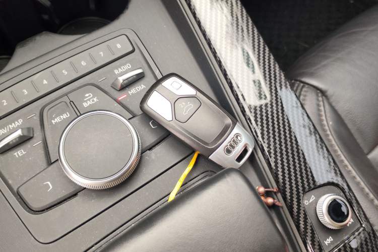 Used Audi A4L 2019 40 TFSI Ambition Version China V Vehicle Key