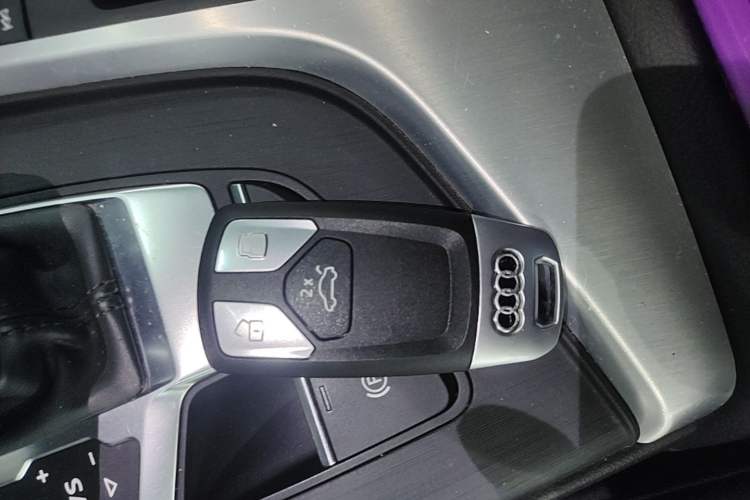Used Audi A4L 2019 40 TFSI Fashion Version China V Vehicle Key