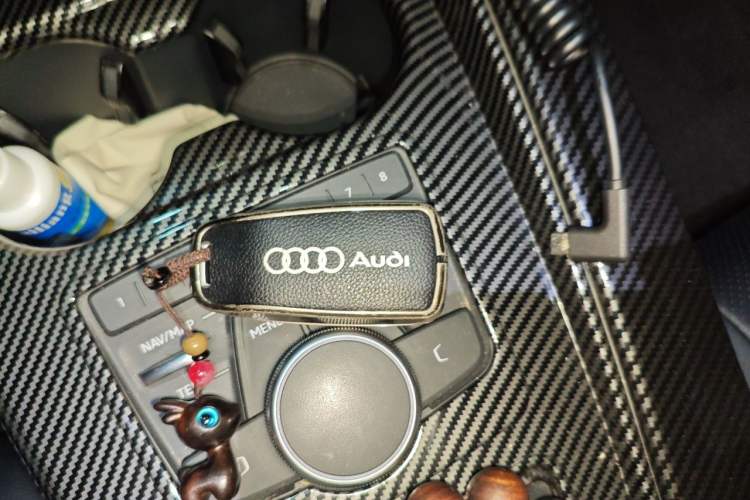 Used Audi A4L 2019 40 TFSI Ambition China VI Vehicle Key
