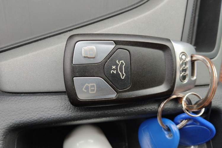 Used Audi A4L 2019 40 TFSI Ambition China VI Vehicle Key