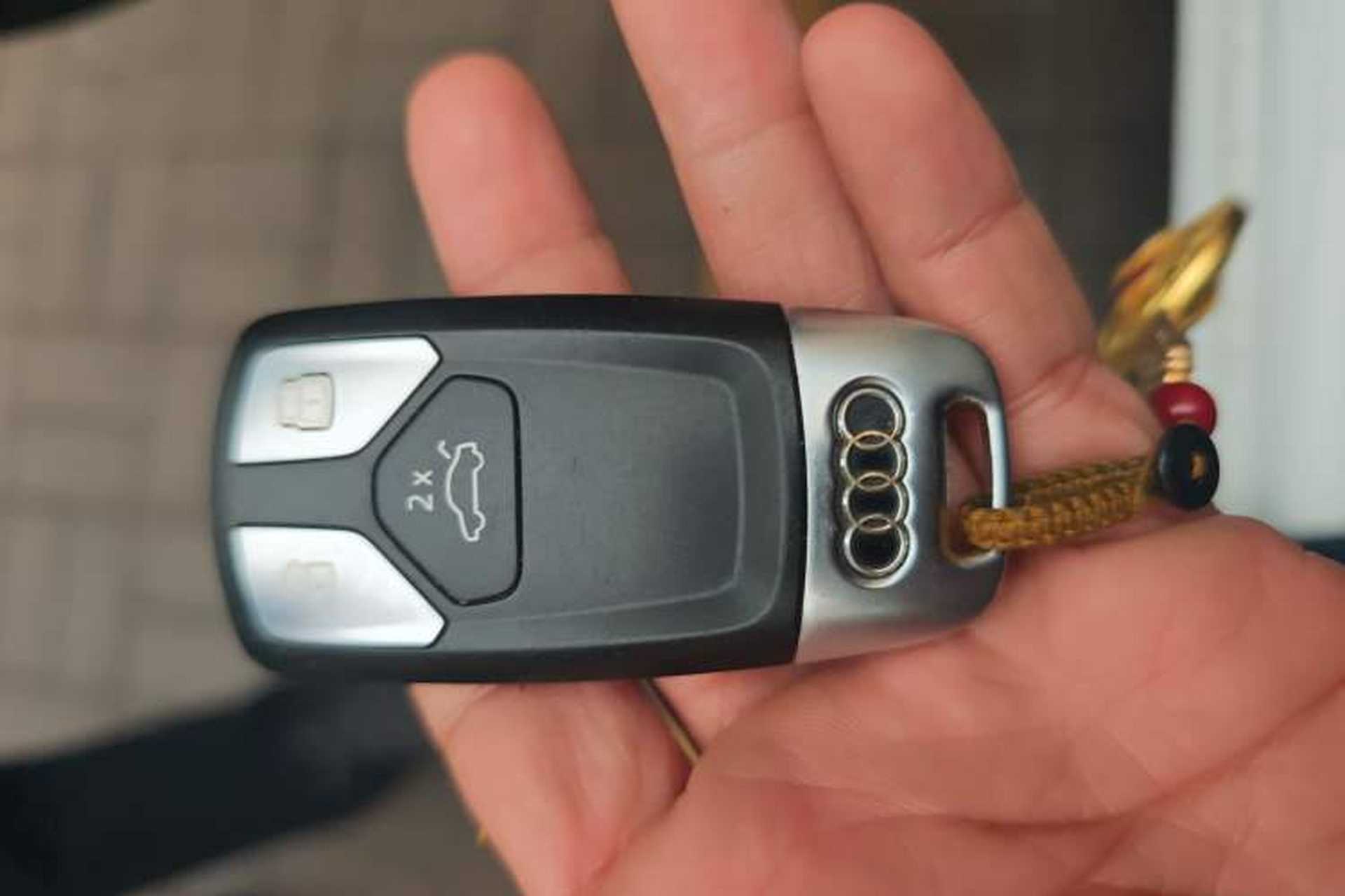 Used Audi A4L 2019 40 TFSI Fashion Edition China VI Emission Standard Vehicle Key