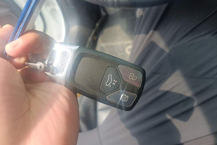 Used Audi A4L 2019 40 TFSI Ambition Version China V Vehicle Key