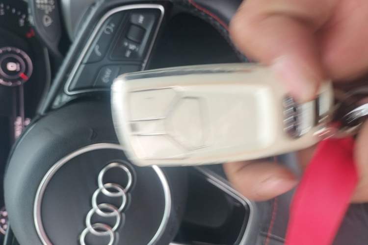 Used Audi A4L 2019 40 TFSI Fashion Version China V Vehicle Key
