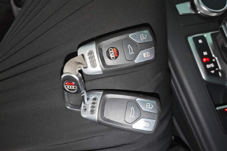 Used Audi A4L 2019 40 TFSI Fashion Version China V Vehicle Key
