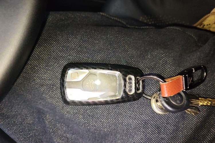 Used Audi A4L 2019 40 TFSI Fashion Edition China VI Emission Standard Vehicle Key