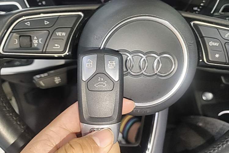 Used Audi A4L 2019 40 TFSI Fashion Version China V Vehicle Key