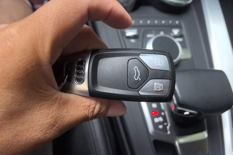 Used Audi A4L 2019 40 TFSI Fashion Version China V Vehicle Key