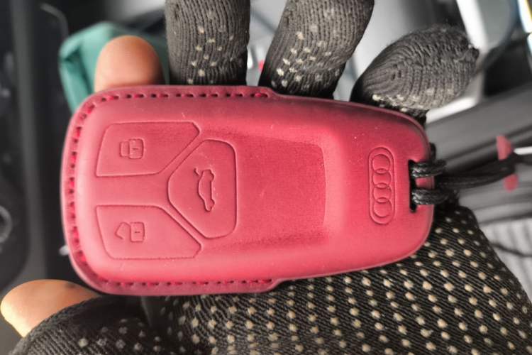 Used Audi A4L 2019 40 TFSI Ambition China VI Vehicle Key