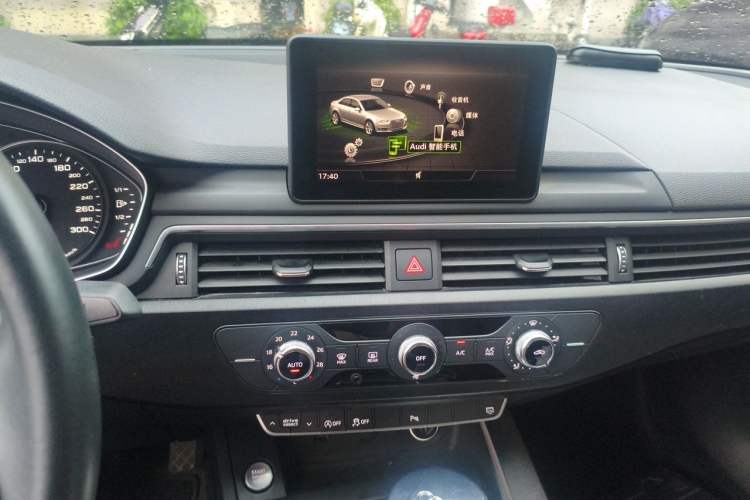 Used Audi A4L 2019 40 TFSI Ambition China VI Audio And AC Panel