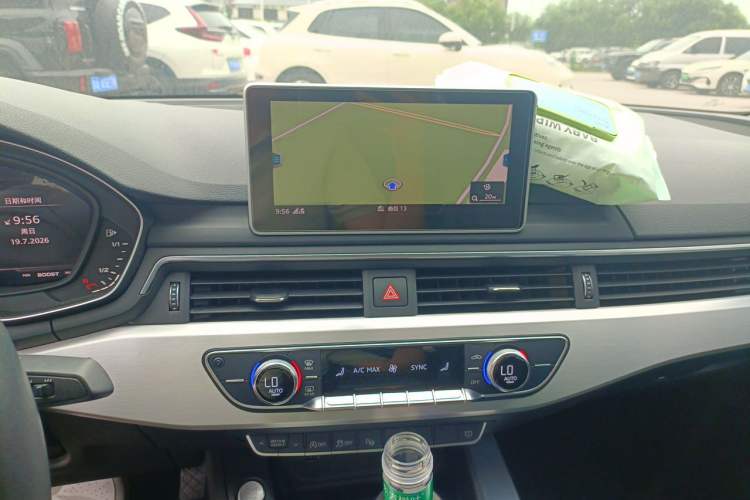Used Audi A4L 2019 40 TFSI Fashion Version China V Audio And AC Panel