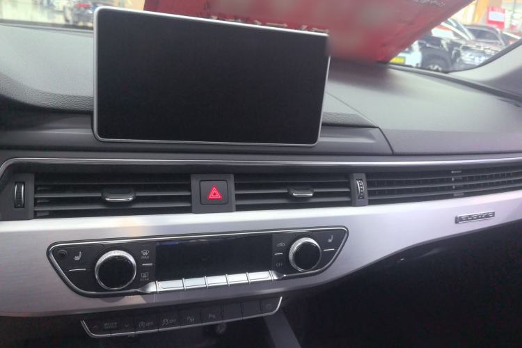 Used Audi A4L 2019 40 TFSI Fashion Version China V Audio And AC Panel