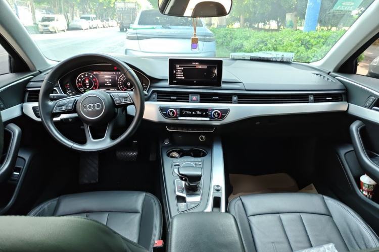 Used Audi A4L 2019 40 TFSI Fashion Version China V Center Console