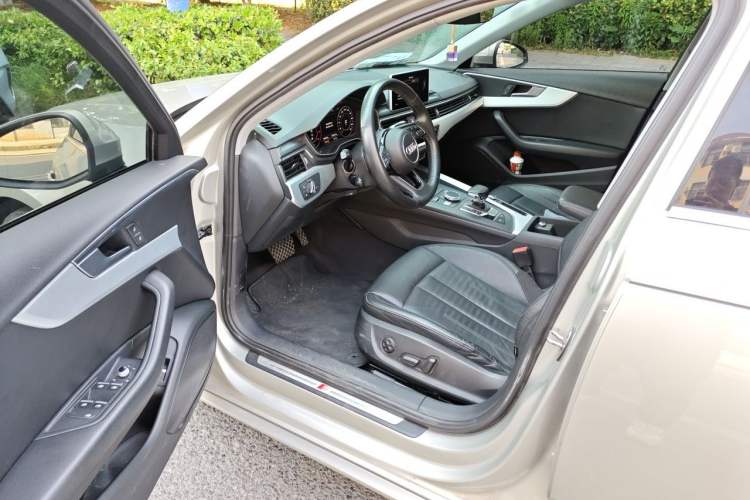 Used Audi A4L 2019 40 TFSI Fashion Version China V Driver Seat