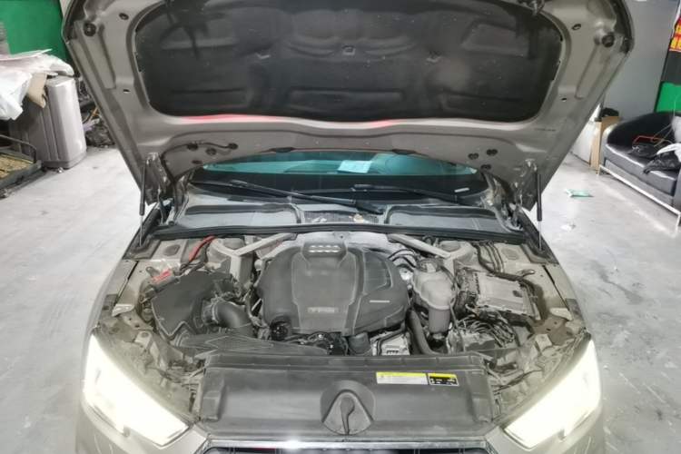 Used Audi A4L 2019 40 TFSI Fashion Version China V Engine Bay