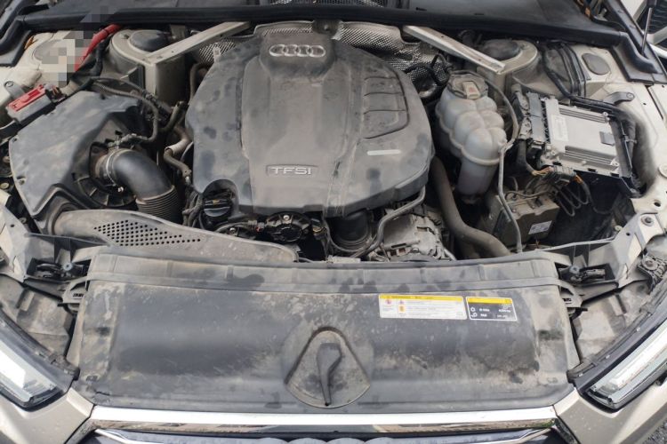 Used Audi A4L 2019 40 TFSI Ambition China VI Engine Bay