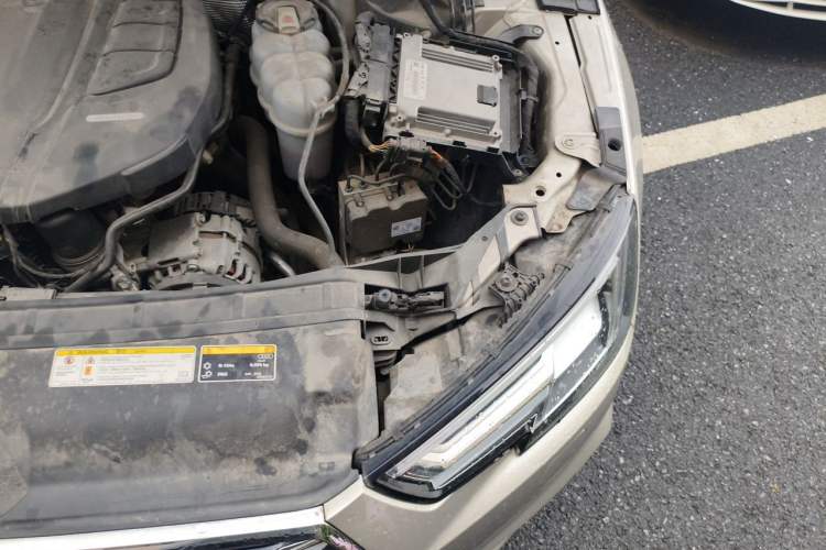 Used Audi A4L 2019 40 TFSI Ambition China VI Engine Bay Left