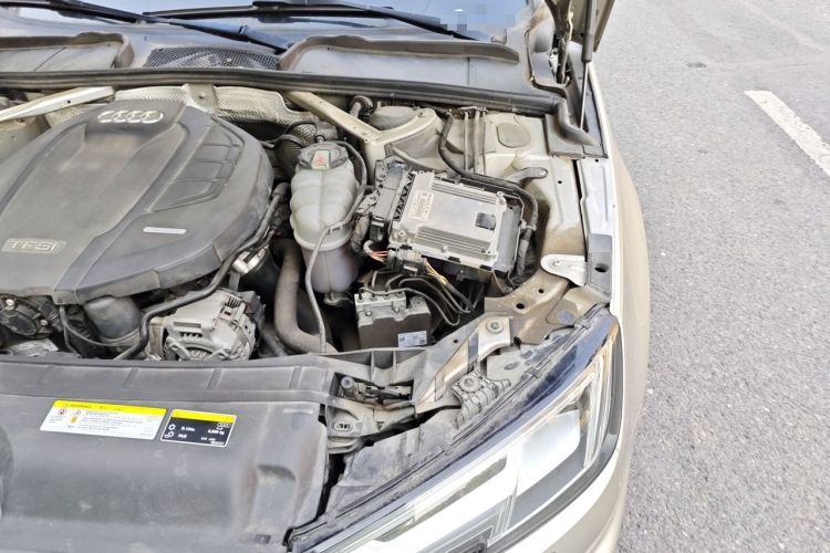 Used Audi A4L 2019 40 TFSI Fashion Version China V Engine Bay Left
